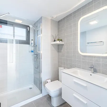 New Duplex With Sea View To Gibraltar & Africa And Walking Distance To The אסטפונה