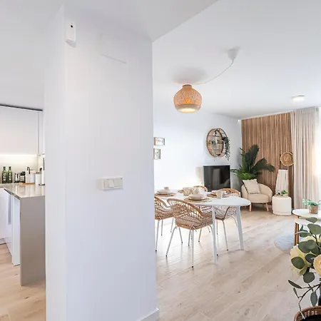 New Duplex With Sea View To Gibraltar & Africa And Walking Distance To The אסטפונה