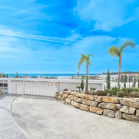 Appartamento New Duplex With Sea View To Gibraltar & Africa And Walking Distance To The *